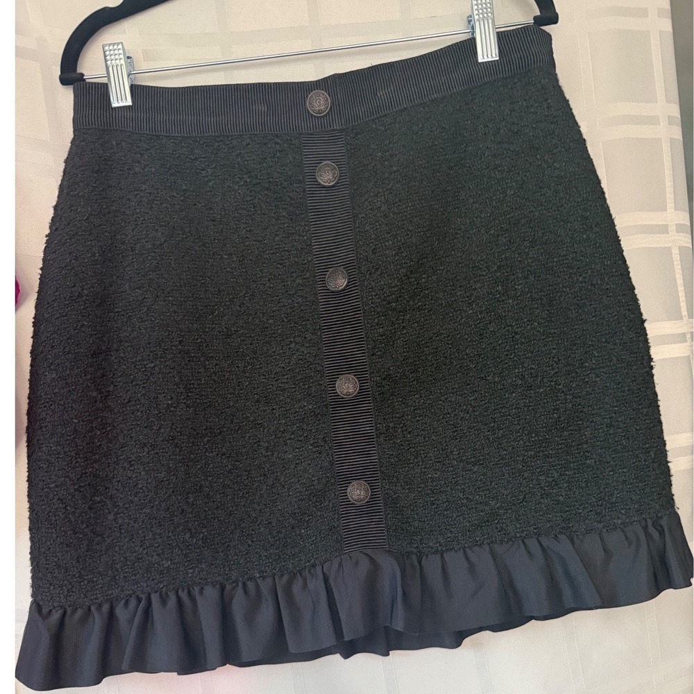 LOFT Black Boucle Tweed Ruffle Mini Skirt Crest Button Grosgrain Trim Sz 8